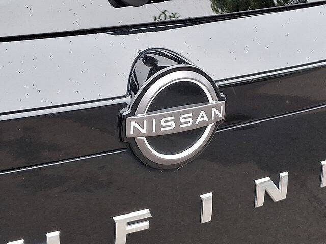 2023 Nissan Pathfinder SV
