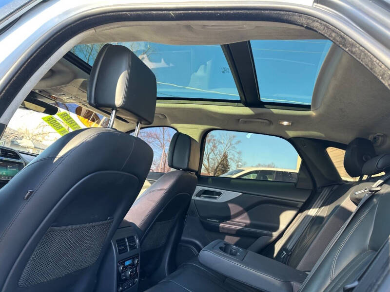 2019 Jaguar F-PACE 30t Portfolio