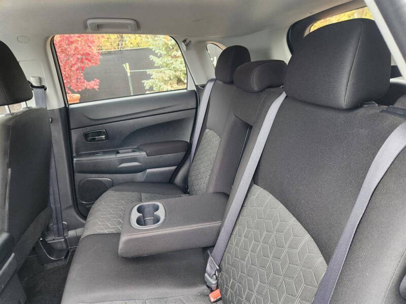 2024 Mitsubishi Outlander Sport ES