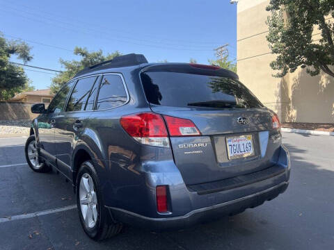 2013 Subaru Outback 2.5i Premium