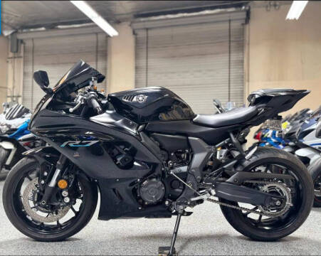 2023 Yamaha R7