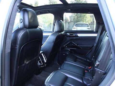 2016 Porsche Cayenne GTS