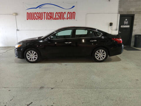 2017 Nissan Altima for sale at DOUG'S AUTO SALES INC in Pleasant View TN