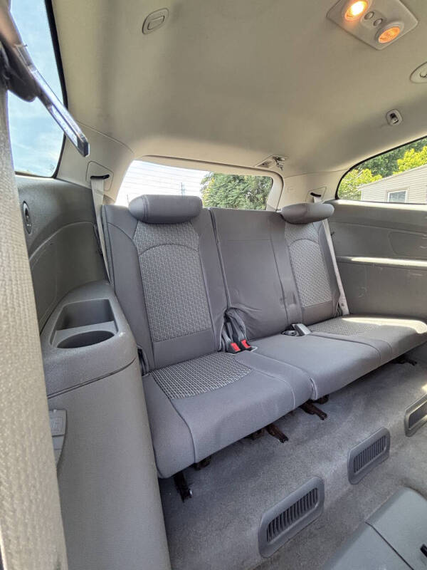 2010 Chevrolet Traverse LS