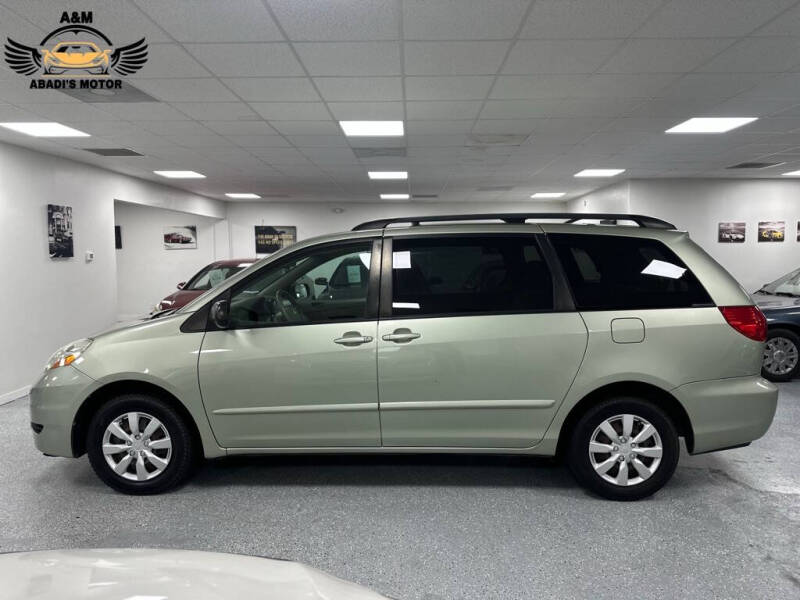 2006 Toyota Sienna LE photo 3