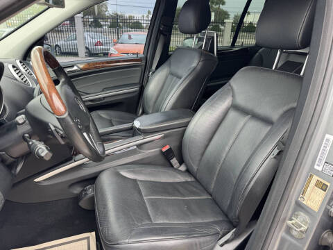 2011 Mercedes-Benz GL-Class GL 550 4MATIC