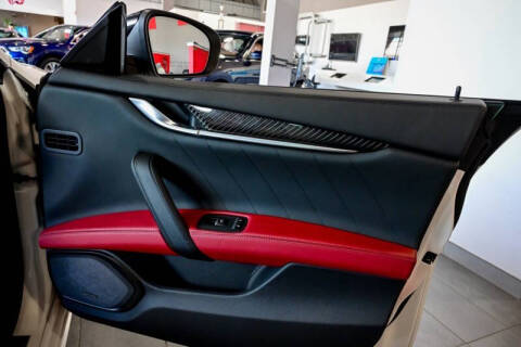 2022 Maserati Ghibli Modena Q4