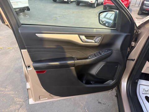 2021 Ford Escape SE
