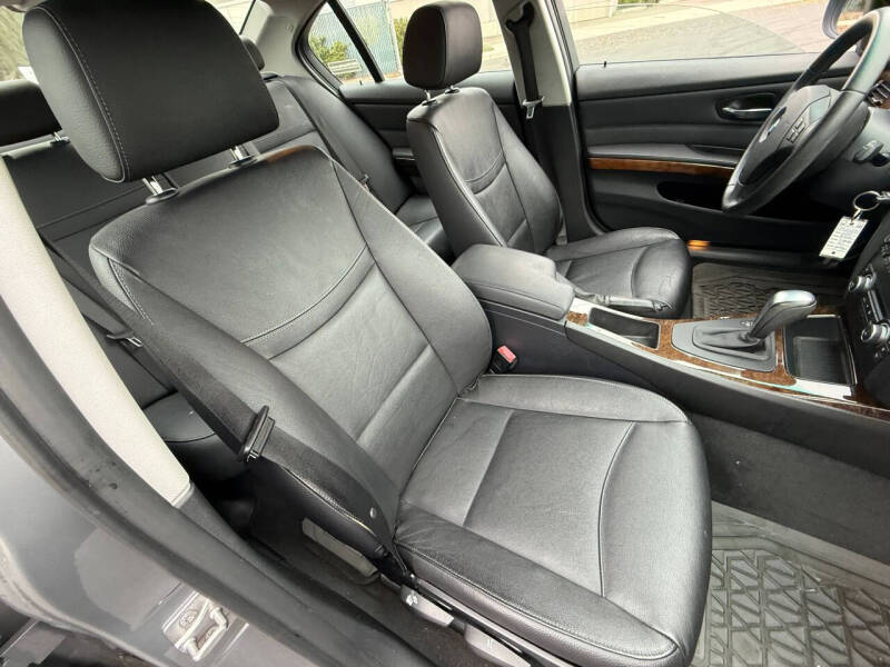 2011 BMW 3 Series 328i