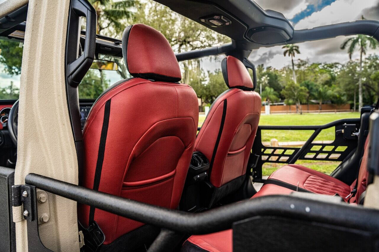 2020 JEEP Gladiator Pickup - $69,999