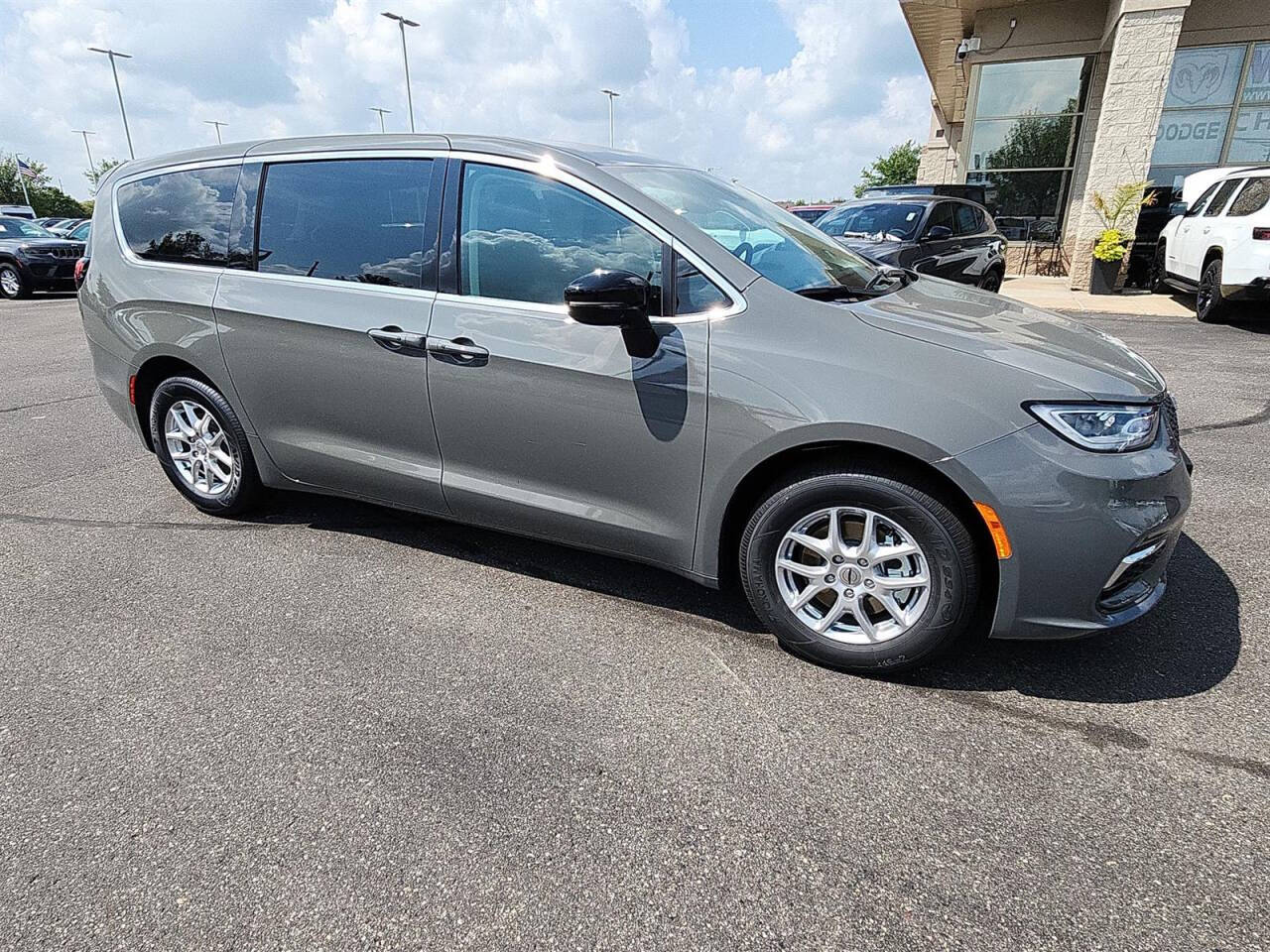 2024 Chrysler Pacifica for sale at Victoria Auto Sales in Victoria, MN