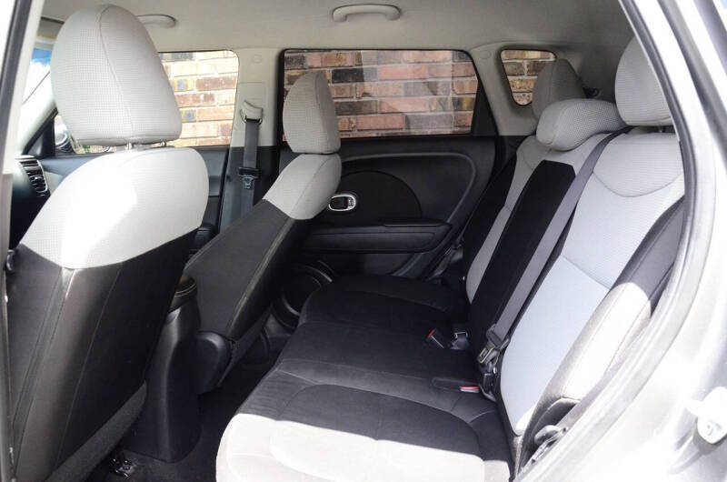 2016 Kia Soul +