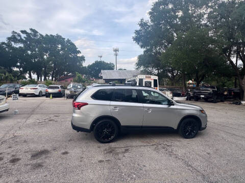 2018 Mitsubishi Outlander LE