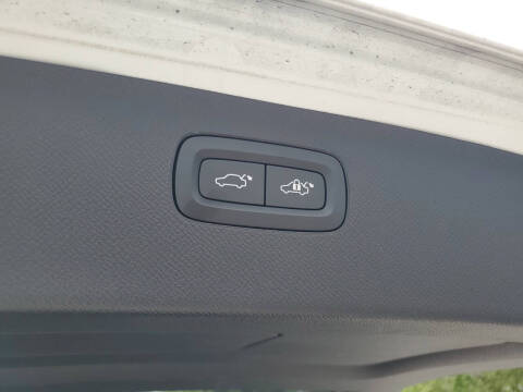 2024 Volvo XC90 B5 Plus Bright Theme