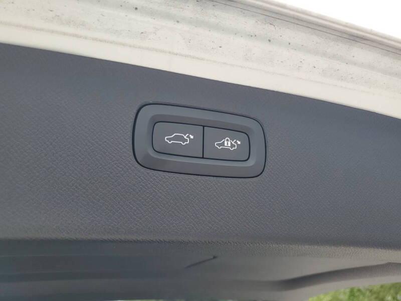 2024 Volvo XC90 B5 Plus Bright Theme