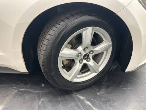 2017 Ford Mustang V6