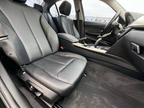 2014 BMW 3 Series 320i