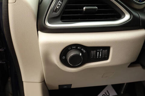 2017 Chrysler Pacifica Touring