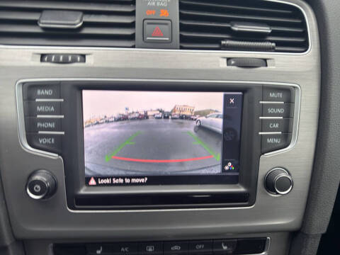 2016 Volkswagen Golf TSI SE