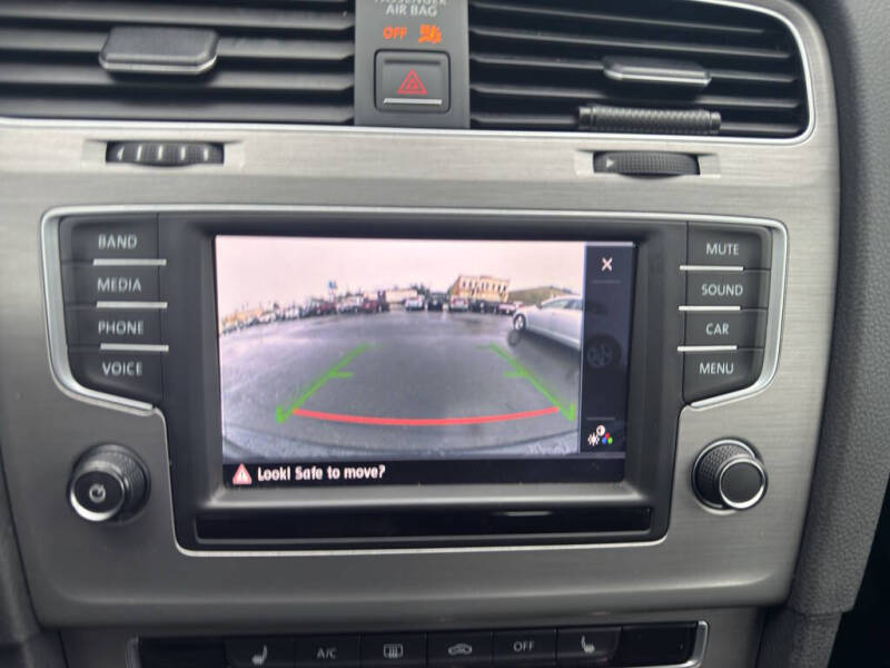 2016 Volkswagen Golf TSI SE