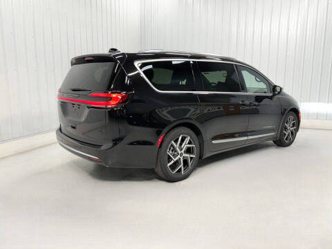 2027 Chrysler Pacifica Pinnacle