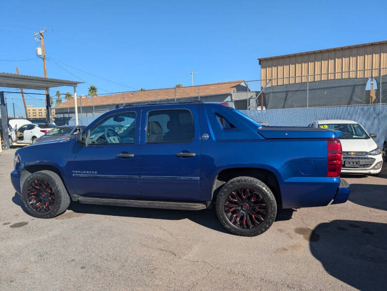 2013 Chevrolet Avalanche LTZ Black Diamond