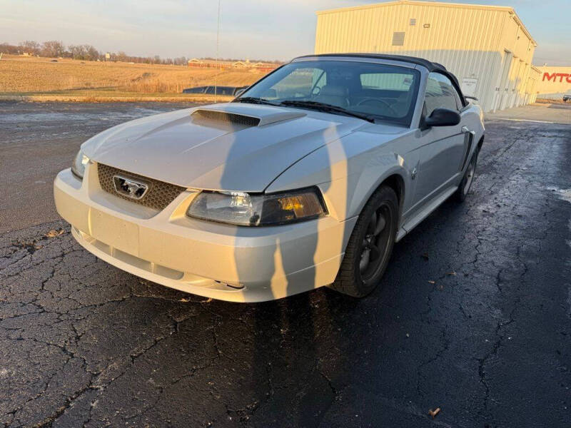 2004 Ford Mustang GT Deluxe