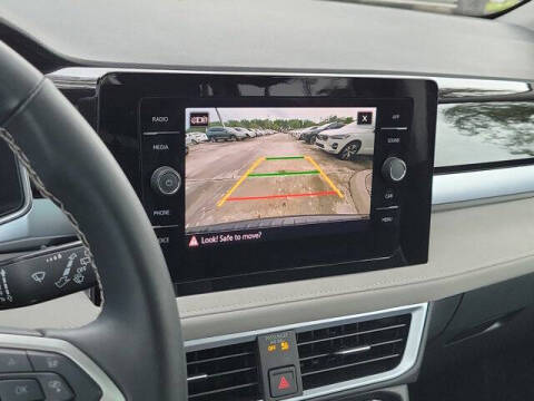 2025 Volkswagen Taos SE