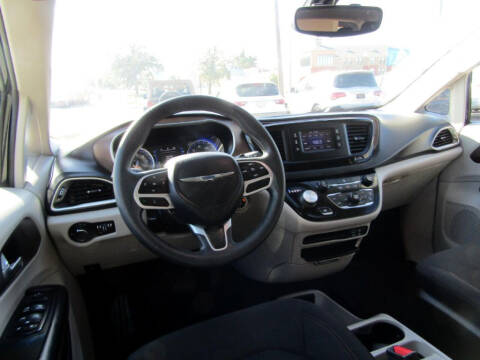 2017 Chrysler Pacifica Touring