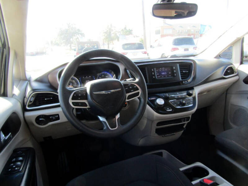 2017 Chrysler Pacifica Touring