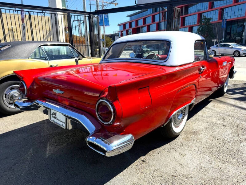 1957 Ford Thunderbird