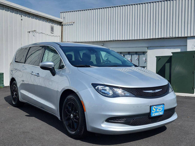 2023 Chrysler Voyager LX
