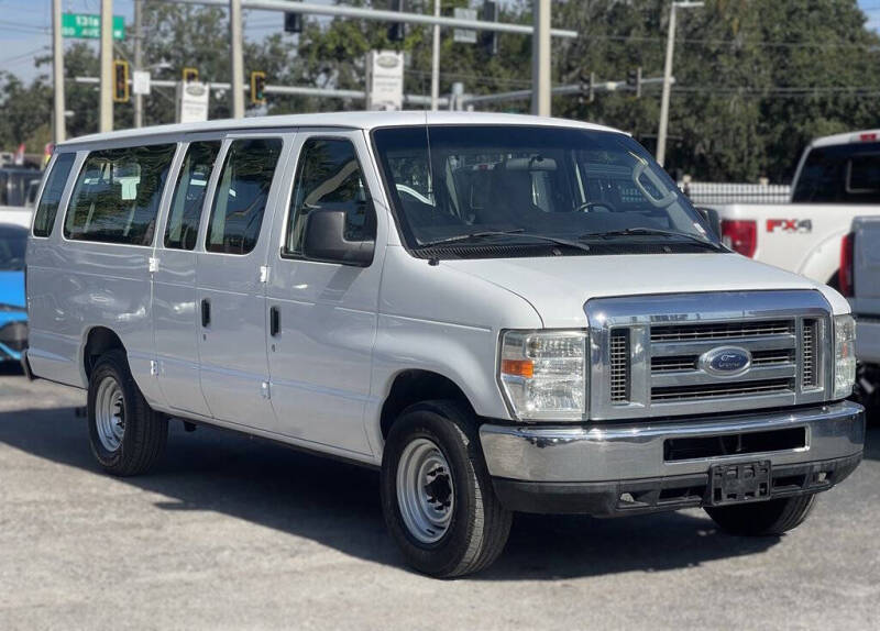 2011 Ford E-Series E-350 SD XLT