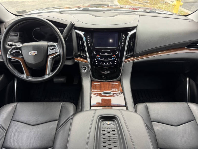 2016 Cadillac Escalade ESV Luxury Collection