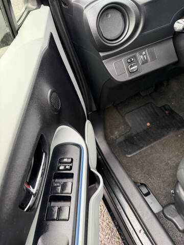 2013 Toyota Prius c One