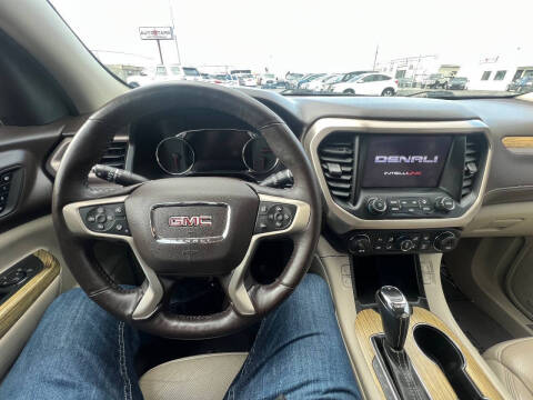 2017 GMC Acadia Denali