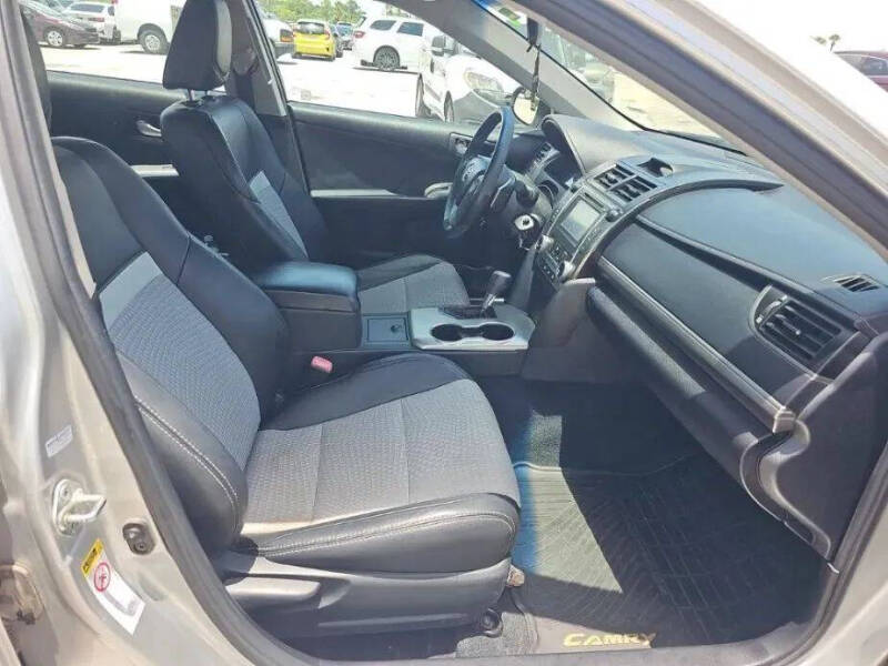 2012 Toyota Camry SE
