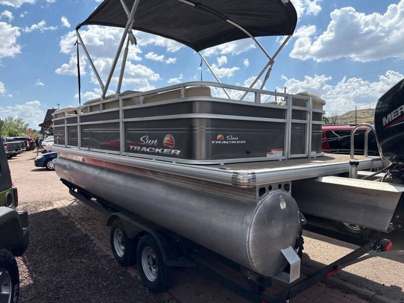 2024 Sun Tracker SPB22RF