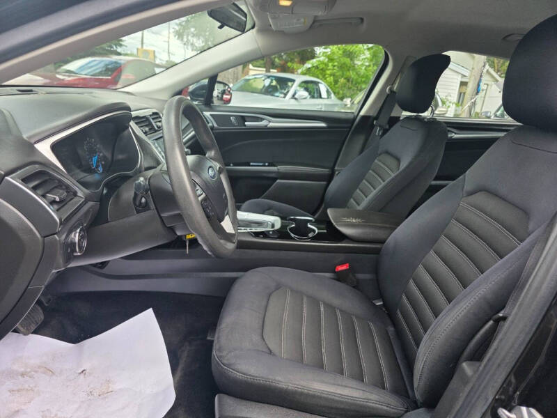2013 Ford Fusion SE