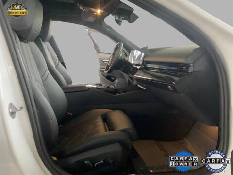 2025 BMW 5 Series 530i