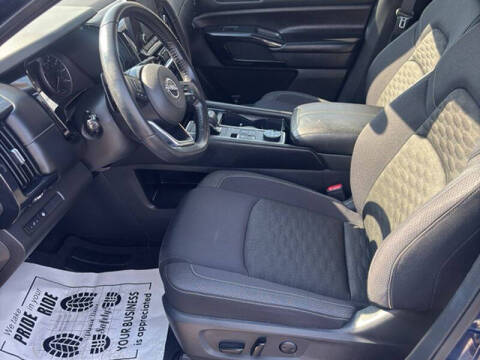 2024 Nissan Pathfinder SV