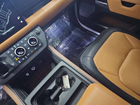 2023 Land Rover Defender 130 X-Dynamic SE