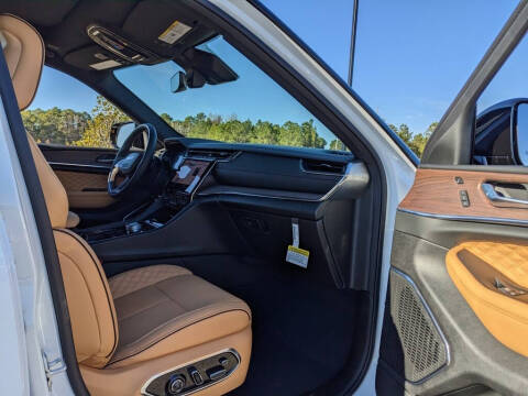 2025 Jeep Grand Cherokee Summit