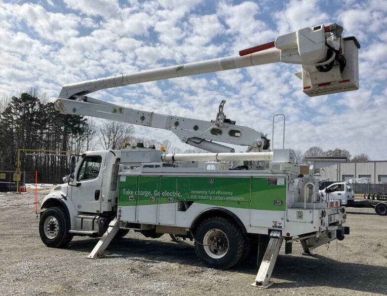 2018 Freightliner M2 106