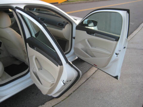 2015 Volkswagen Passat 1.8T SE