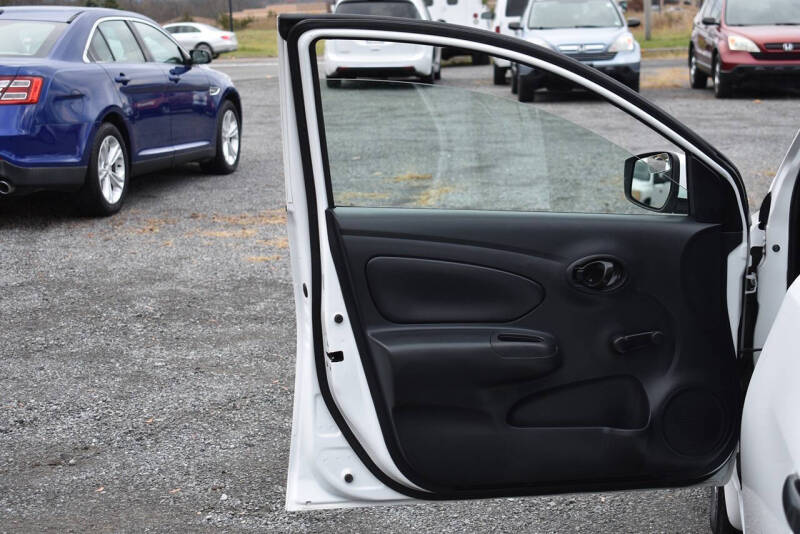 2016 Nissan Versa 1.6 S Plus