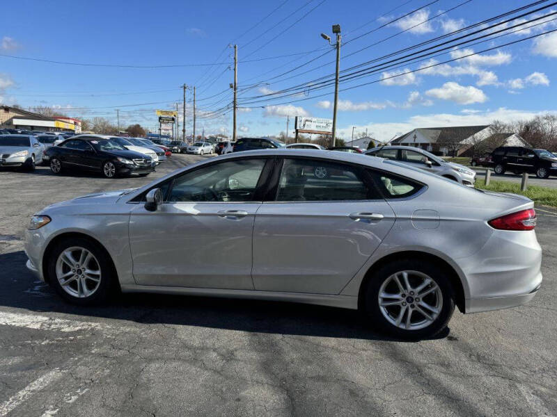 2018 Ford Fusion SE photo 3