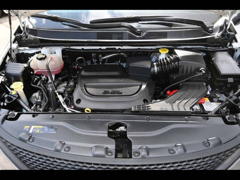 2023 Chrysler Voyager LX