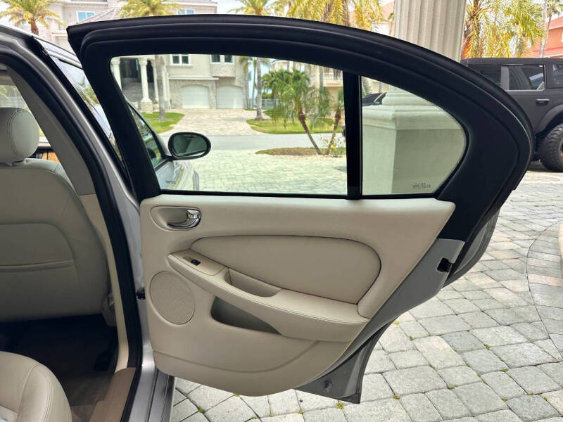 2003 Jaguar X-Type 2.5