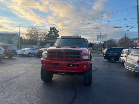 2002 Dodge Ram Pickup 2500 for sale at Parkside Auto Sales & Service in Pekin IL